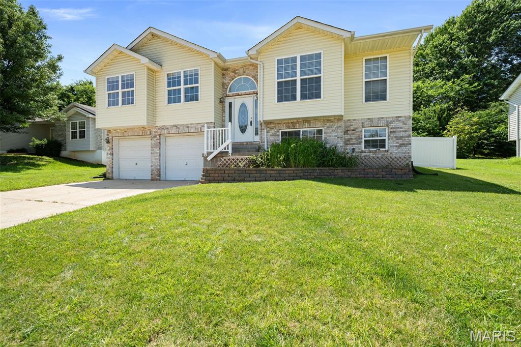 2325 Arkansas Drive Property Photo 1