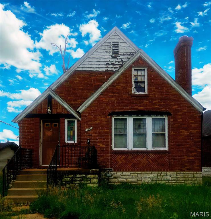 1761 Grape Avenue