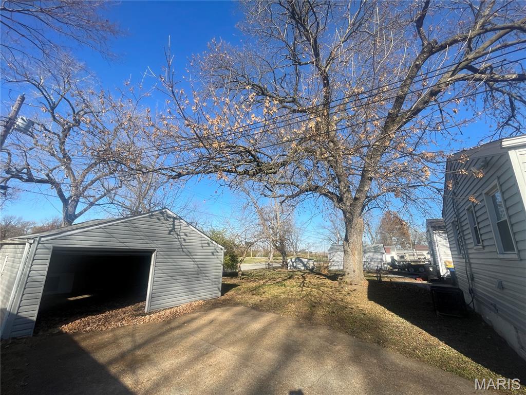 4507 Ashby Road Property Photo 3