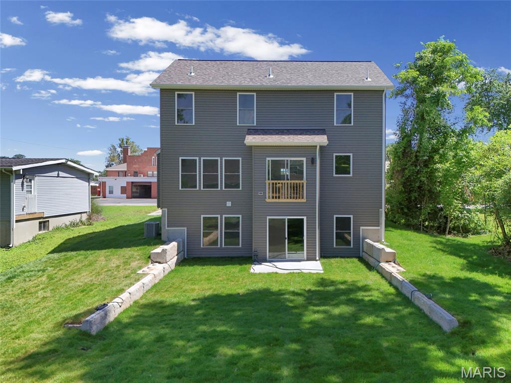 300 Vest Avenue Property Photo 3