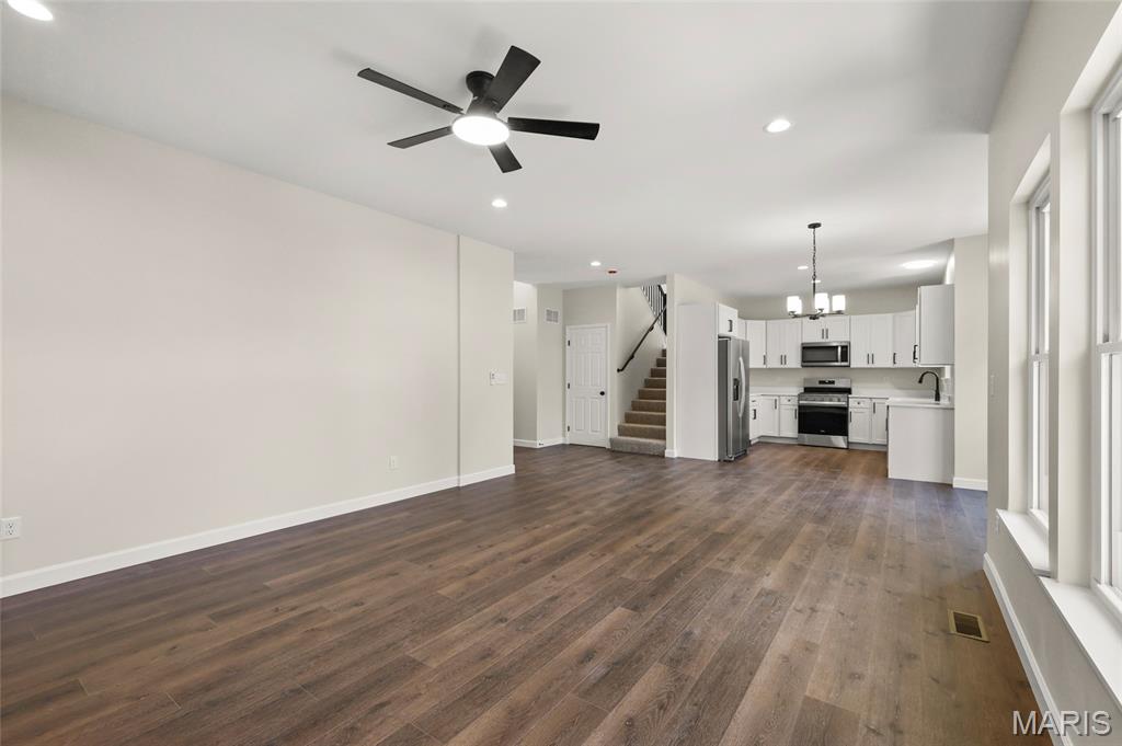 300 Vest Avenue Property Photo 7
