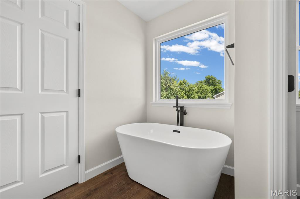 300 Vest Avenue Property Photo 22