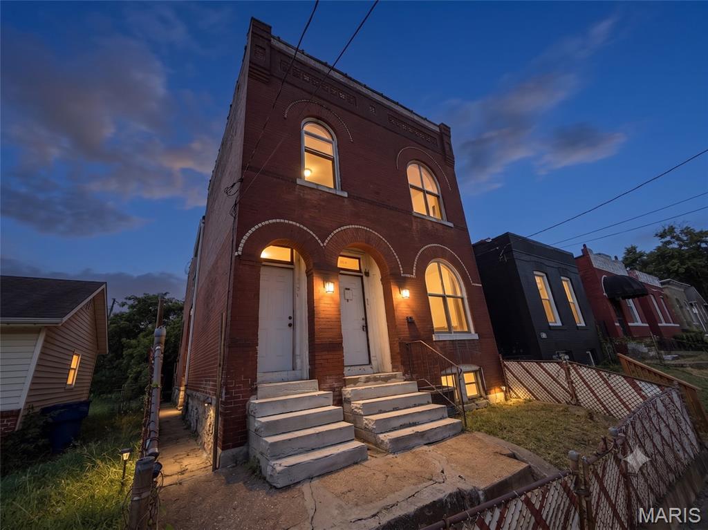 3130 Caroline Street