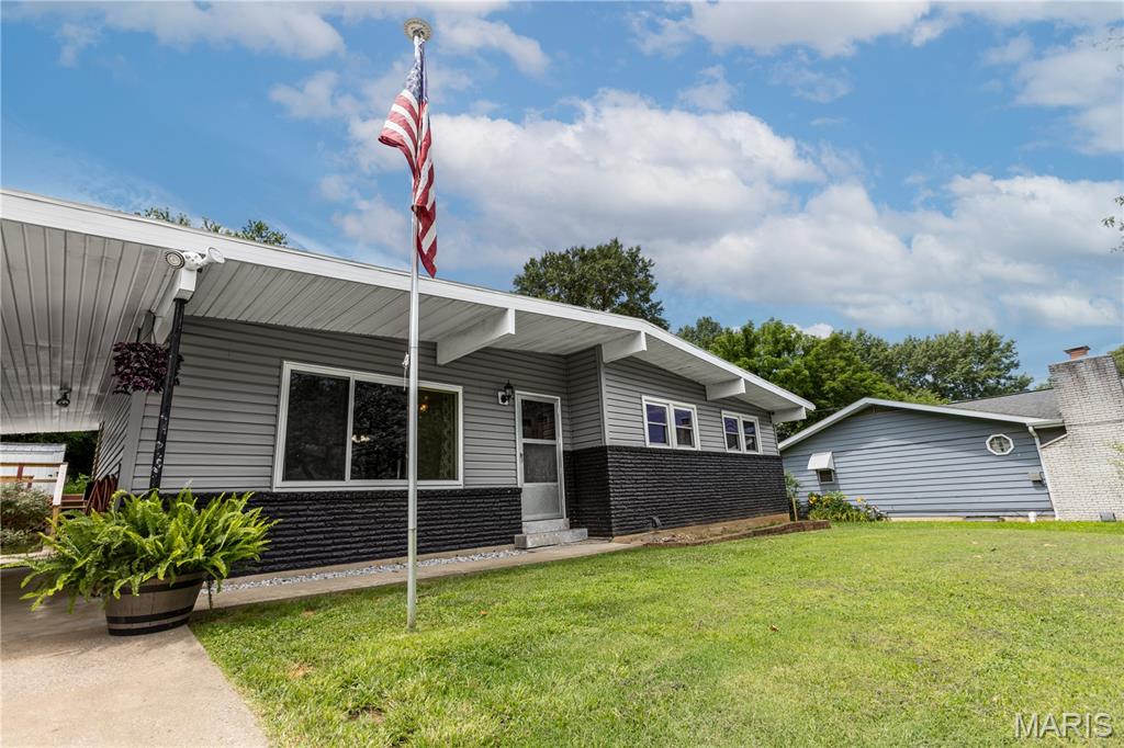 1131 Corinne Street Property Photo 5
