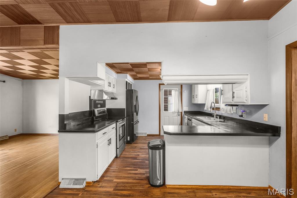 1131 Corinne Street Property Photo 11