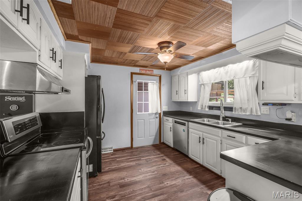 1131 Corinne Street Property Photo 12
