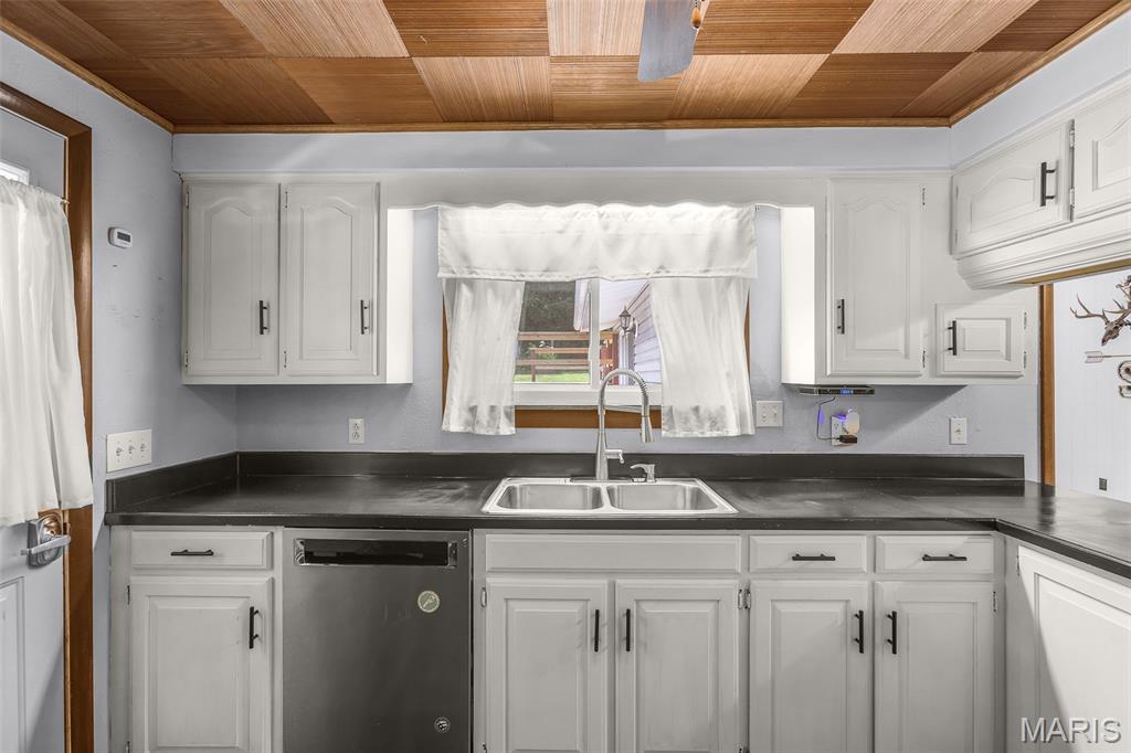 1131 Corinne Street Property Photo 13