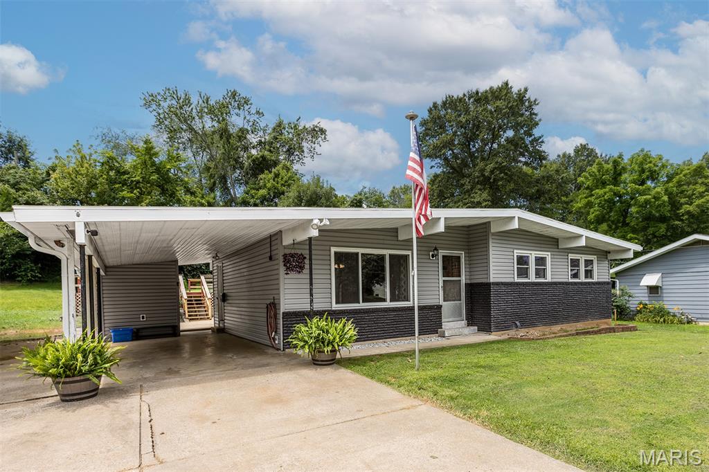 1131 Corinne Street Property Photo 32