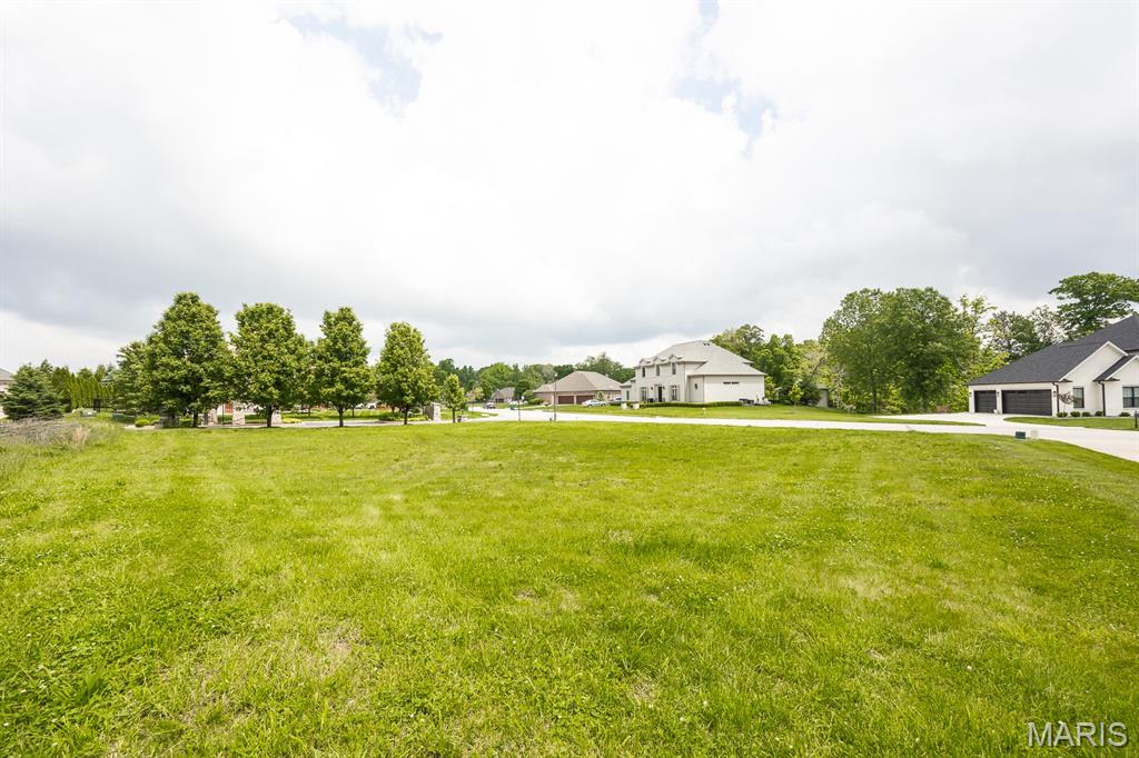 305 Forest Oaks Drive Property Photo 8