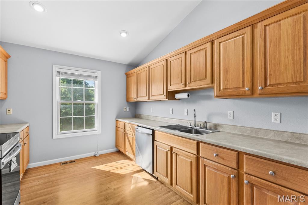 635 Elm Street Property Photo 8