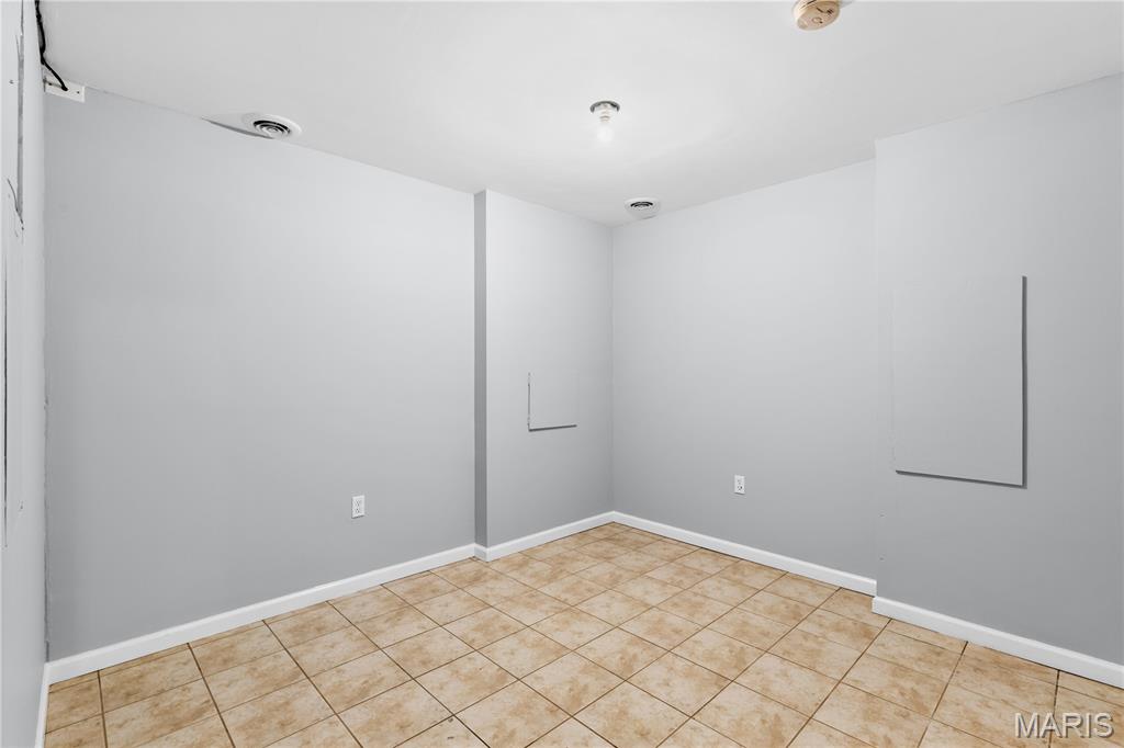 635 Elm Street Property Photo 19