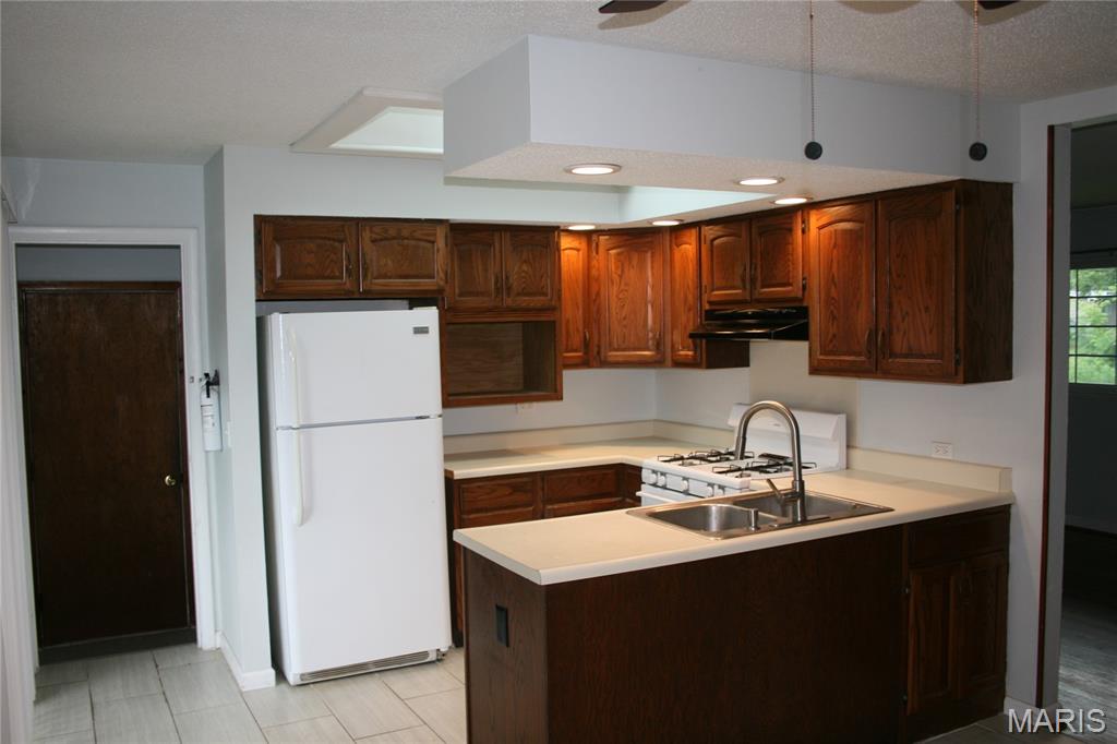 1060 Loveland Drive Property Photo 3