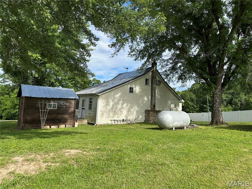 23454 Highway C Property Photo 6