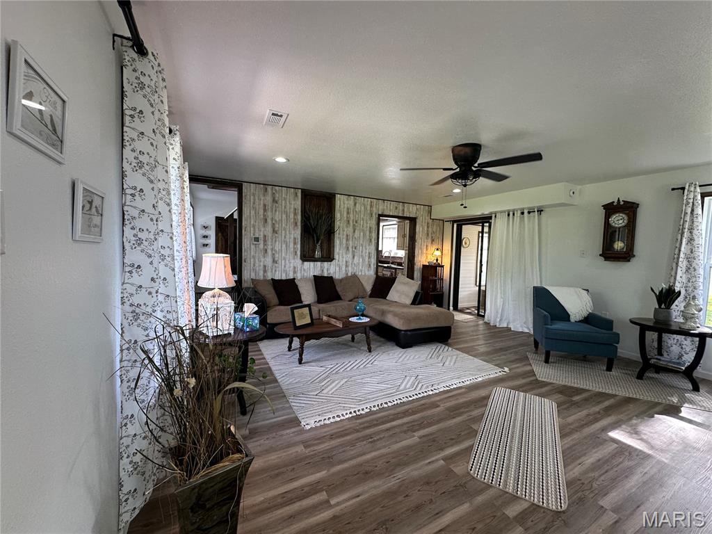 23454 Highway C Property Photo 11