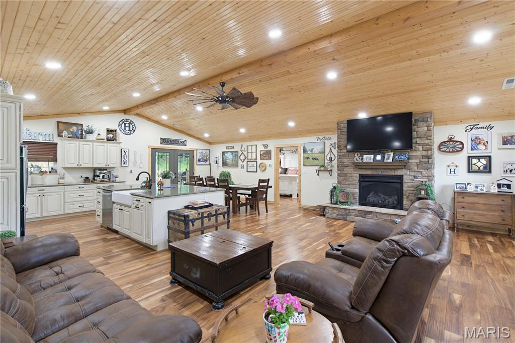 1371 Wayne 344 Property Photo 36