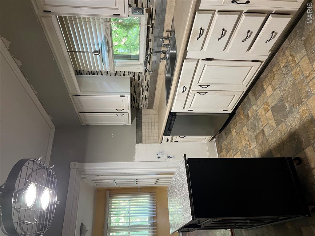 420 E Cape Rock Drive Property Photo 8