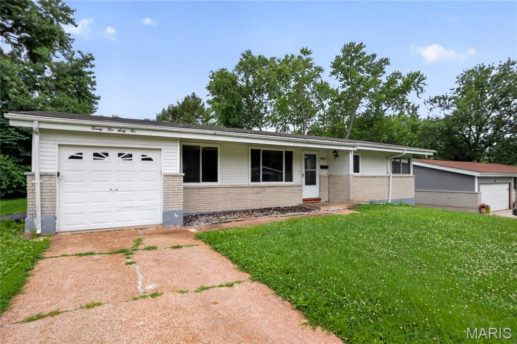 2262 Crandel Drive Property Photo 1