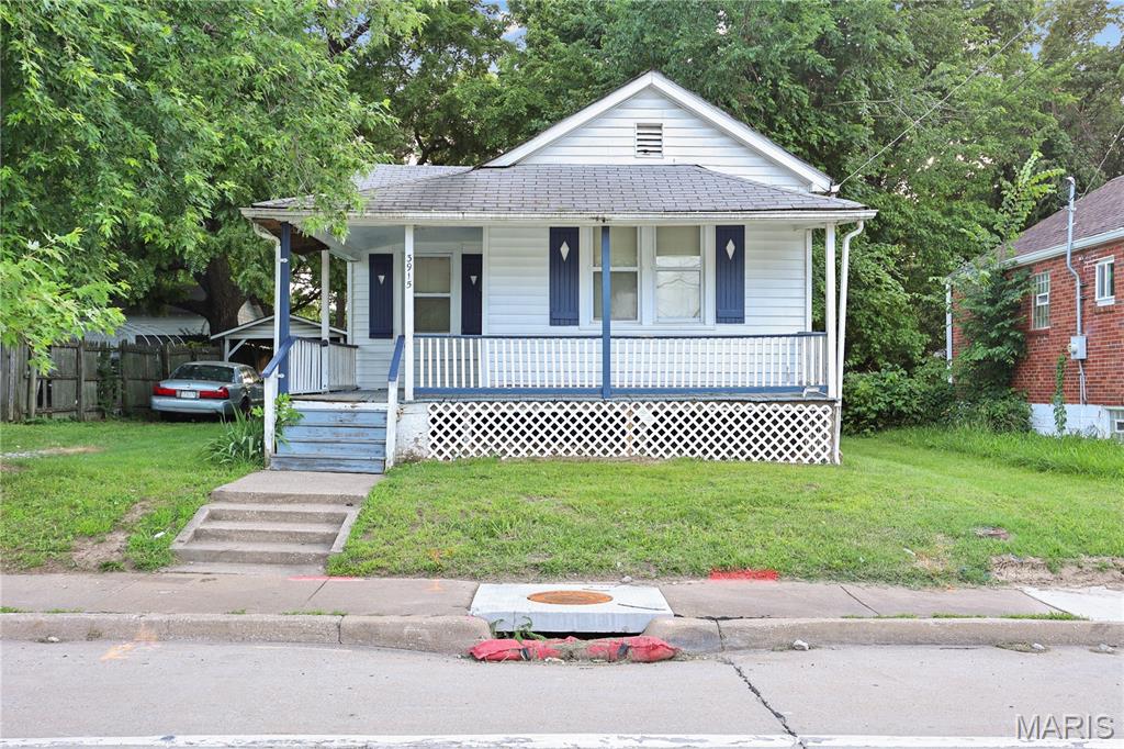 3915 N Hanley Road Property Photo 1