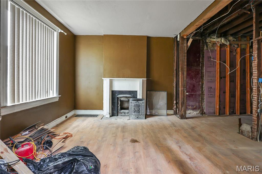 5960 Minerva Avenue Property Photo 3