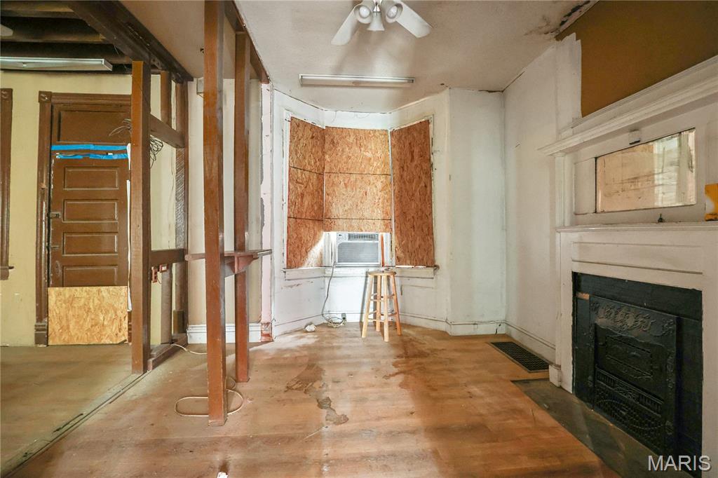 5960 Minerva Avenue Property Photo 7