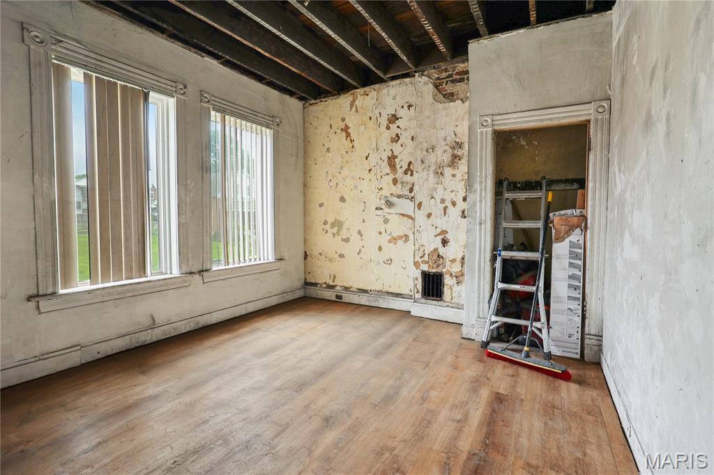5960 Minerva Avenue Property Photo 10