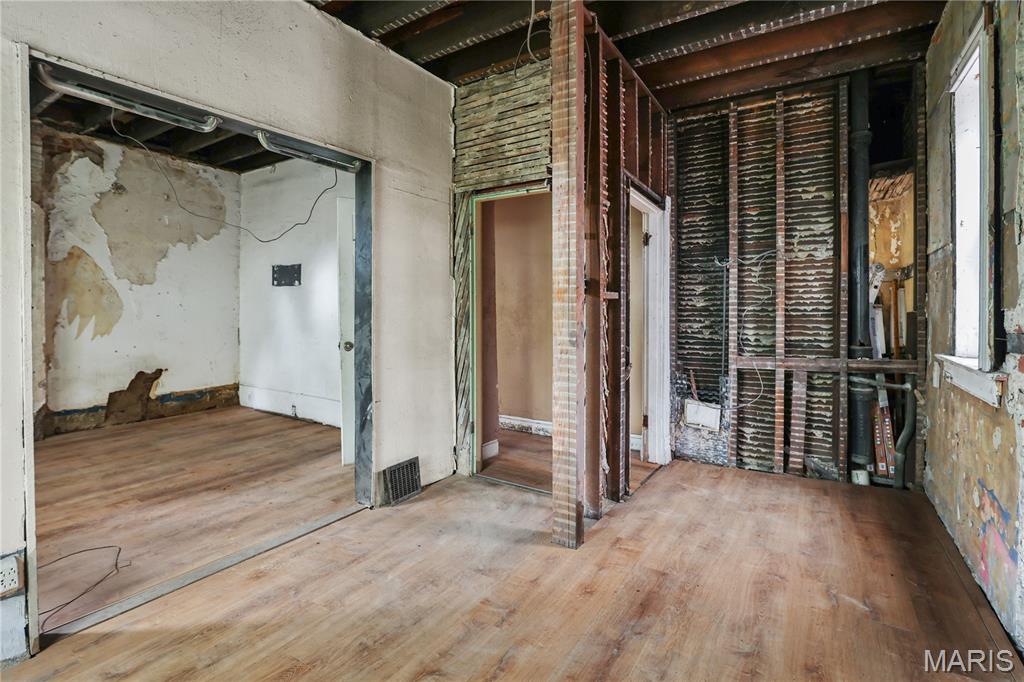 5960 Minerva Avenue Property Photo 13