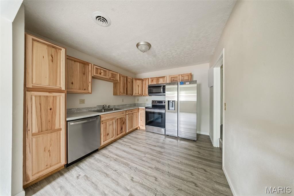 15020 Hackney Drive Property Photo 6