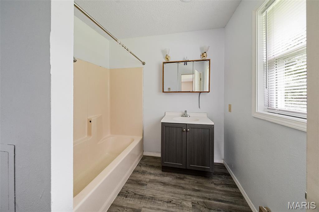 15020 Hackney Drive Property Photo 11