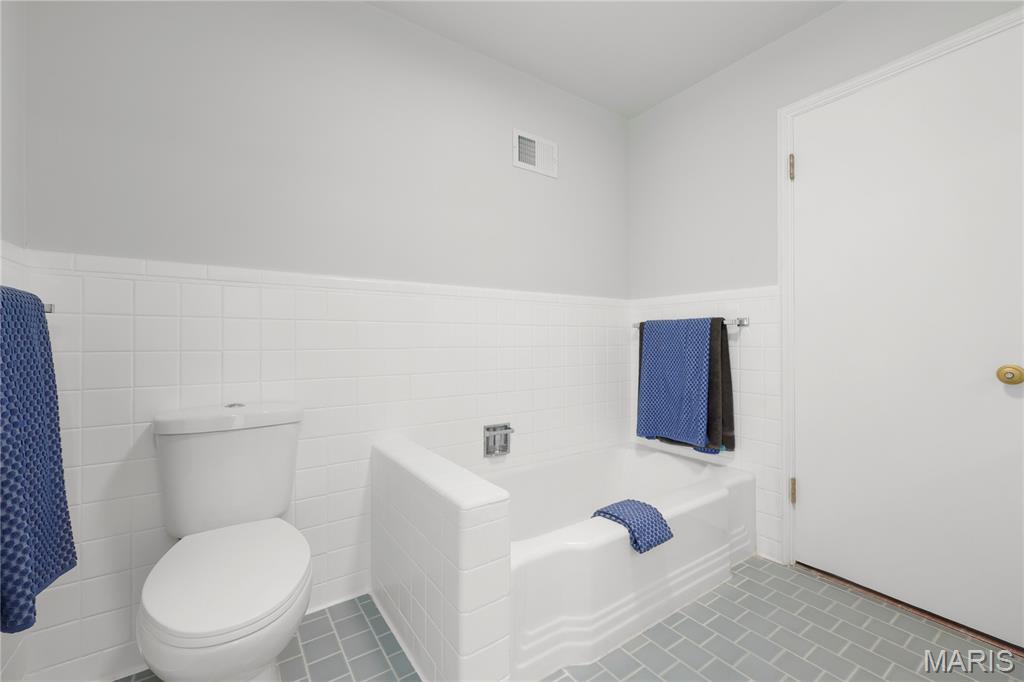 18 Country Aire Drive Property Photo 45