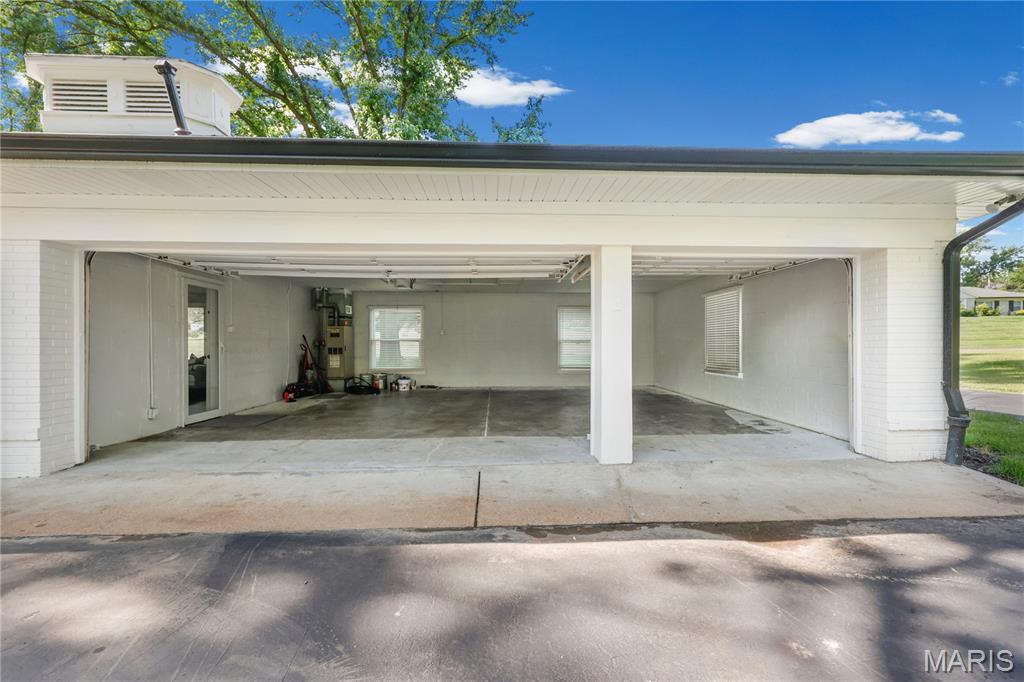 18 Country Aire Drive Property Photo 89