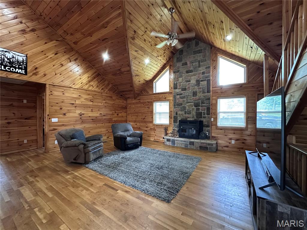 16393 Highway B Property Photo 2