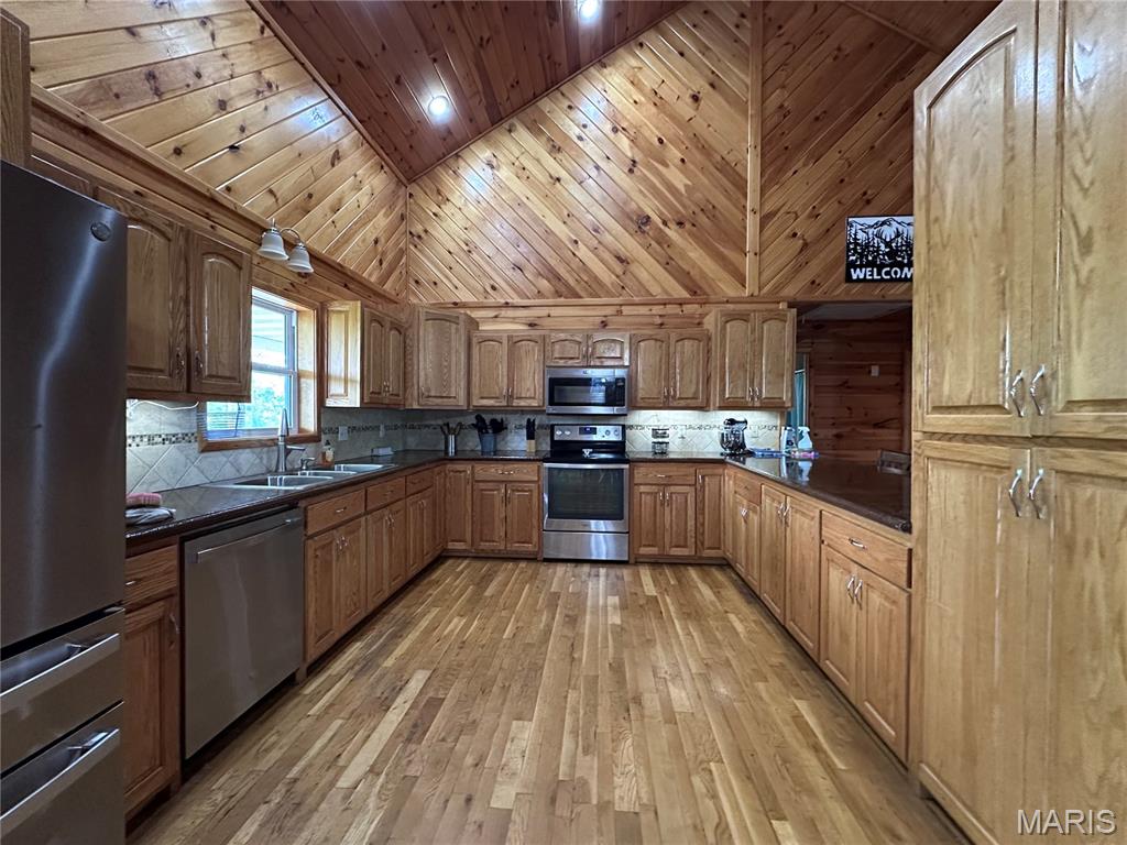 16393 Highway B Property Photo 4