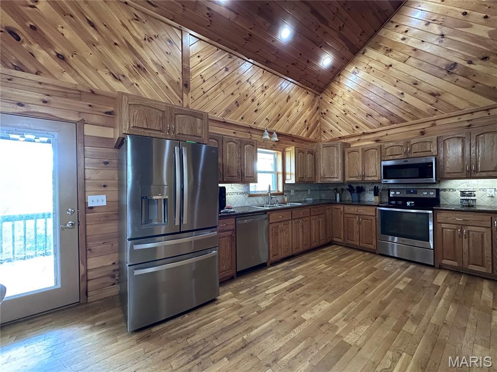 16393 Highway B Property Photo 5