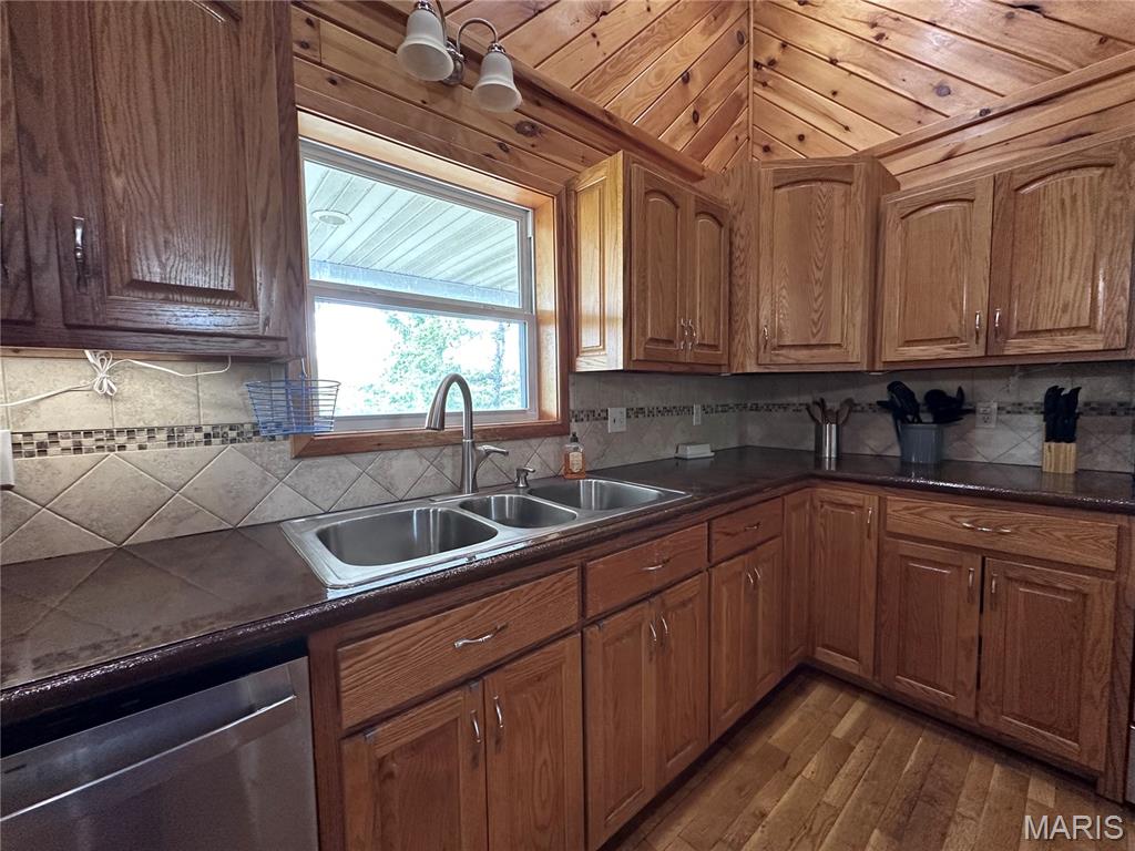 16393 Highway B Property Photo 7