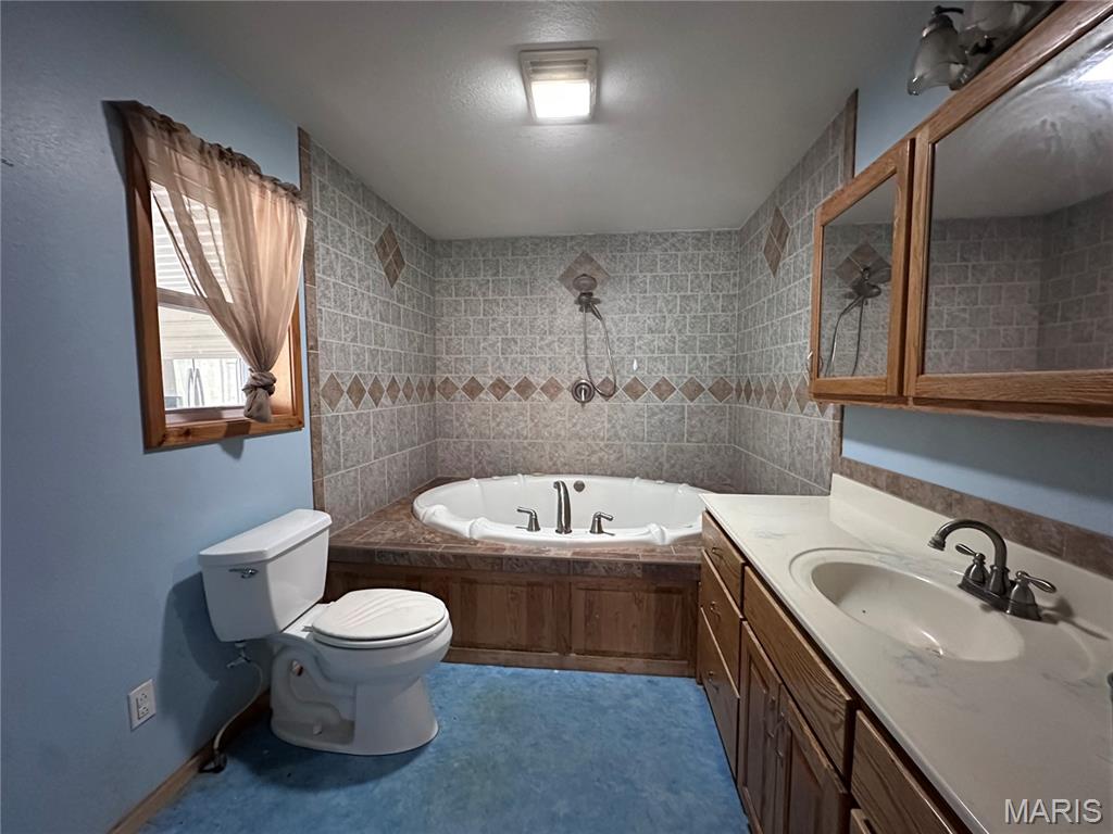 16393 Highway B Property Photo 13