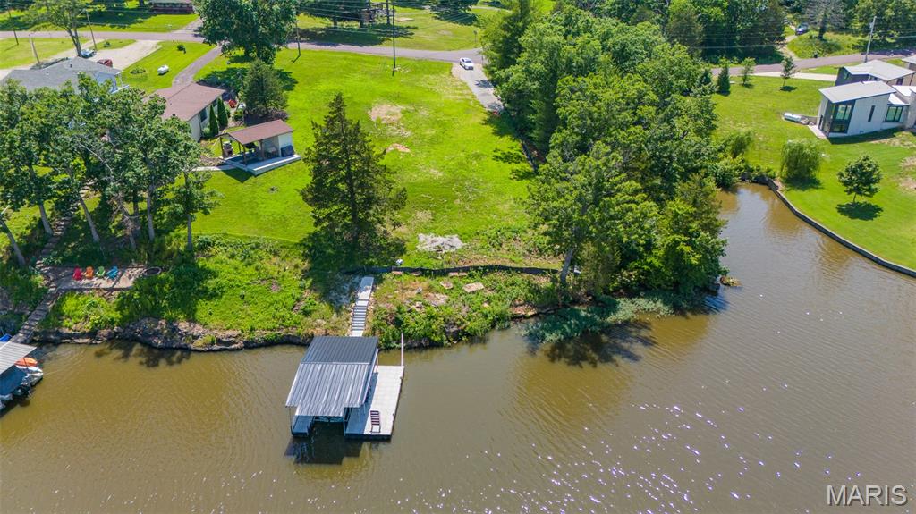 2000 Lakeshore Drive Property Photo 1