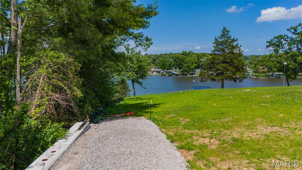 2000 Lakeshore Drive Property Photo 4