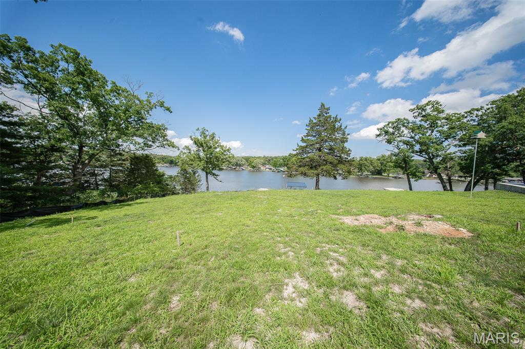 2000 Lakeshore Drive Property Photo 5