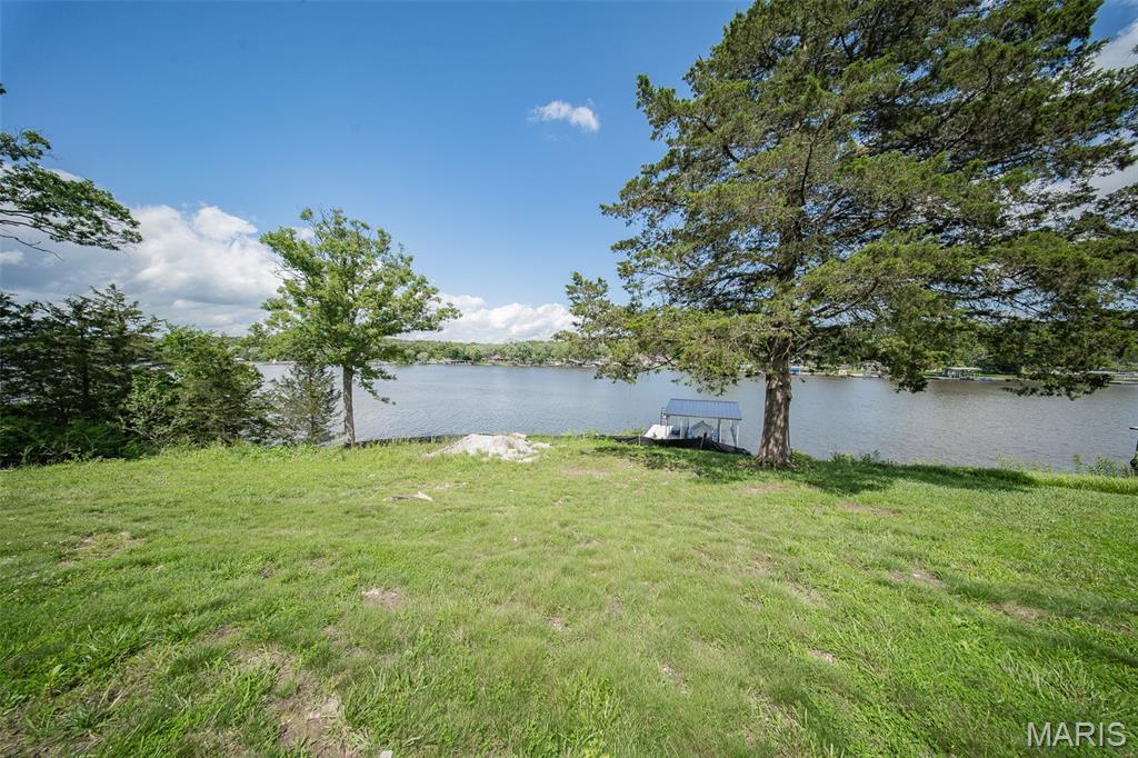 2000 Lakeshore Drive Property Photo 6