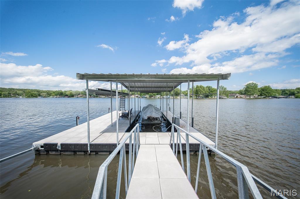 2000 Lakeshore Drive Property Photo 8