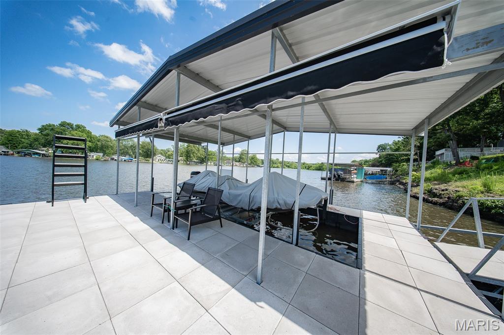 2000 Lakeshore Drive Property Photo 10