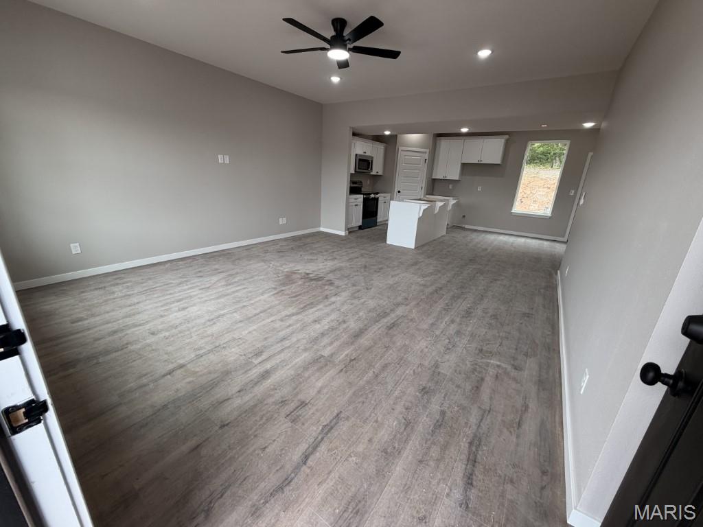 939 Holstein Property Photo 3
