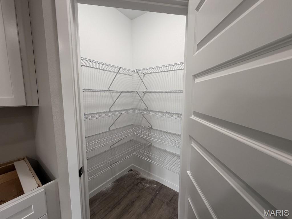 939 Holstein Property Photo 4