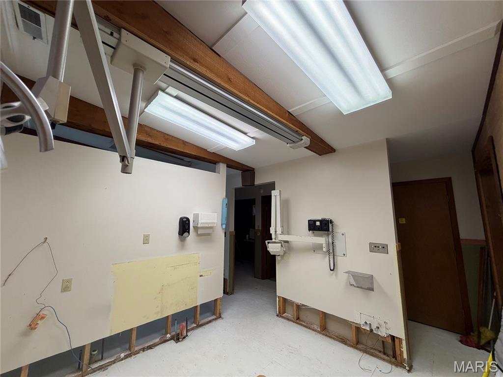 204 W Main Street Property Photo 8