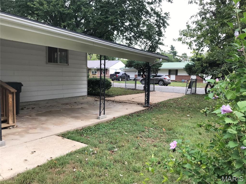 8 Redbud Lane Property Photo 3