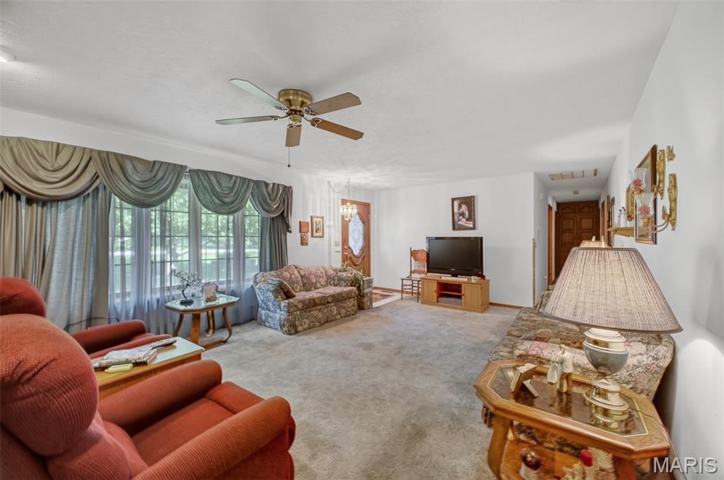 22818 Pioneer Drive Property Photo 6