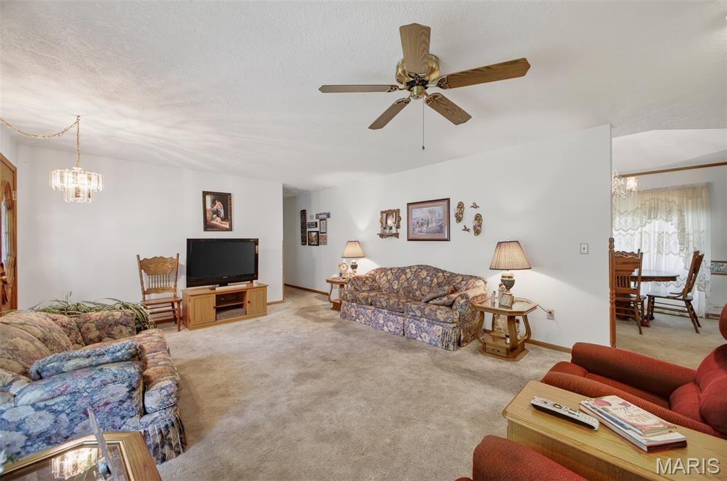 22818 Pioneer Drive Property Photo 7