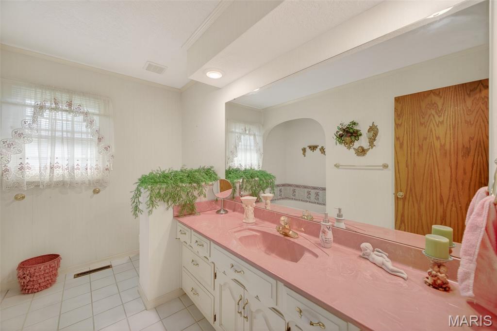 22818 Pioneer Drive Property Photo 12