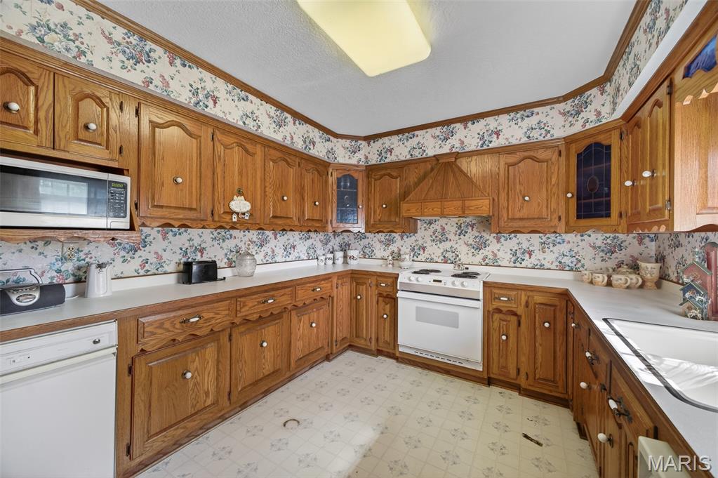 22818 Pioneer Drive Property Photo 17