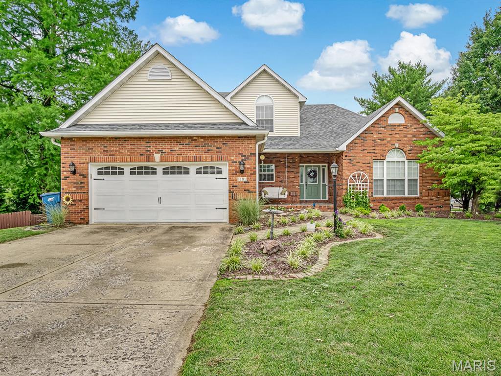 1101 Timberlake Drive Property Photo 2